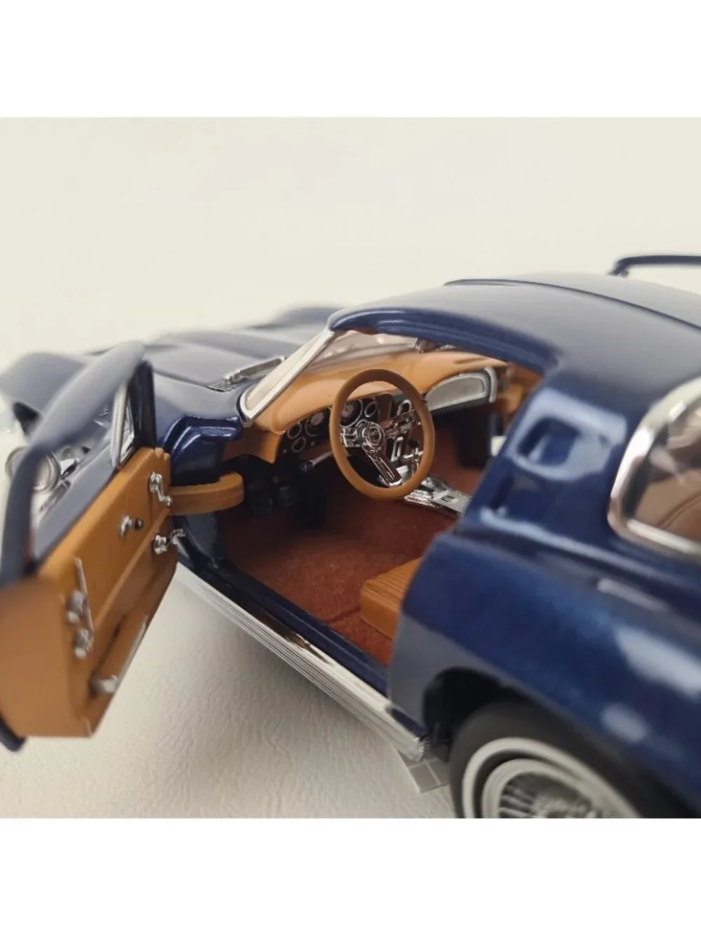 Franklin Mint 1963 Corvette Sting Ray Z06 Fiberglass 1:24 Die Cast B11ZU53